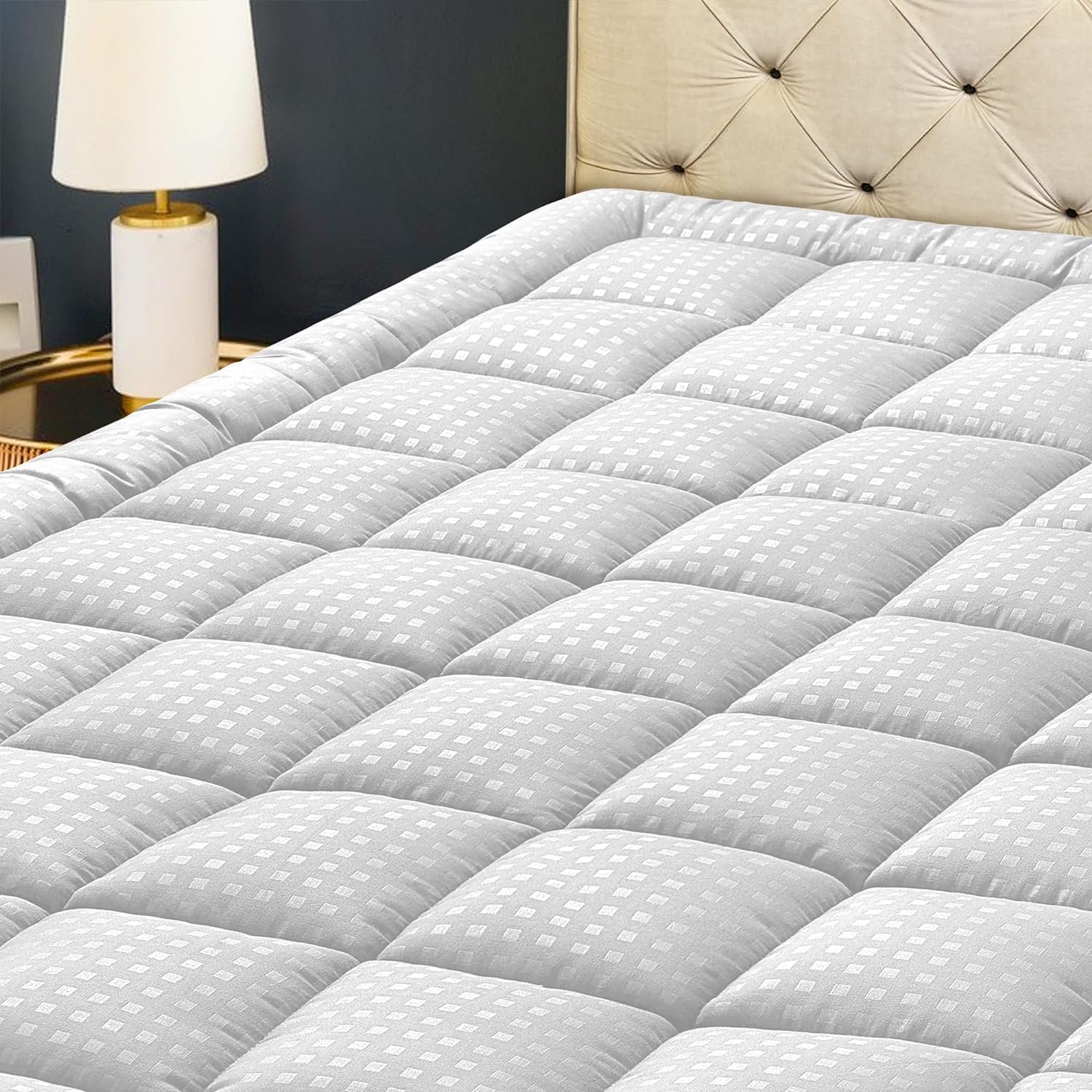 King Mattress Pad Quilted Fitted Mattress Protector Cooling Pillow Top Mattress Cover Breathable Fluffy Soft Mattress Topper with 8-21" Deep Pocket