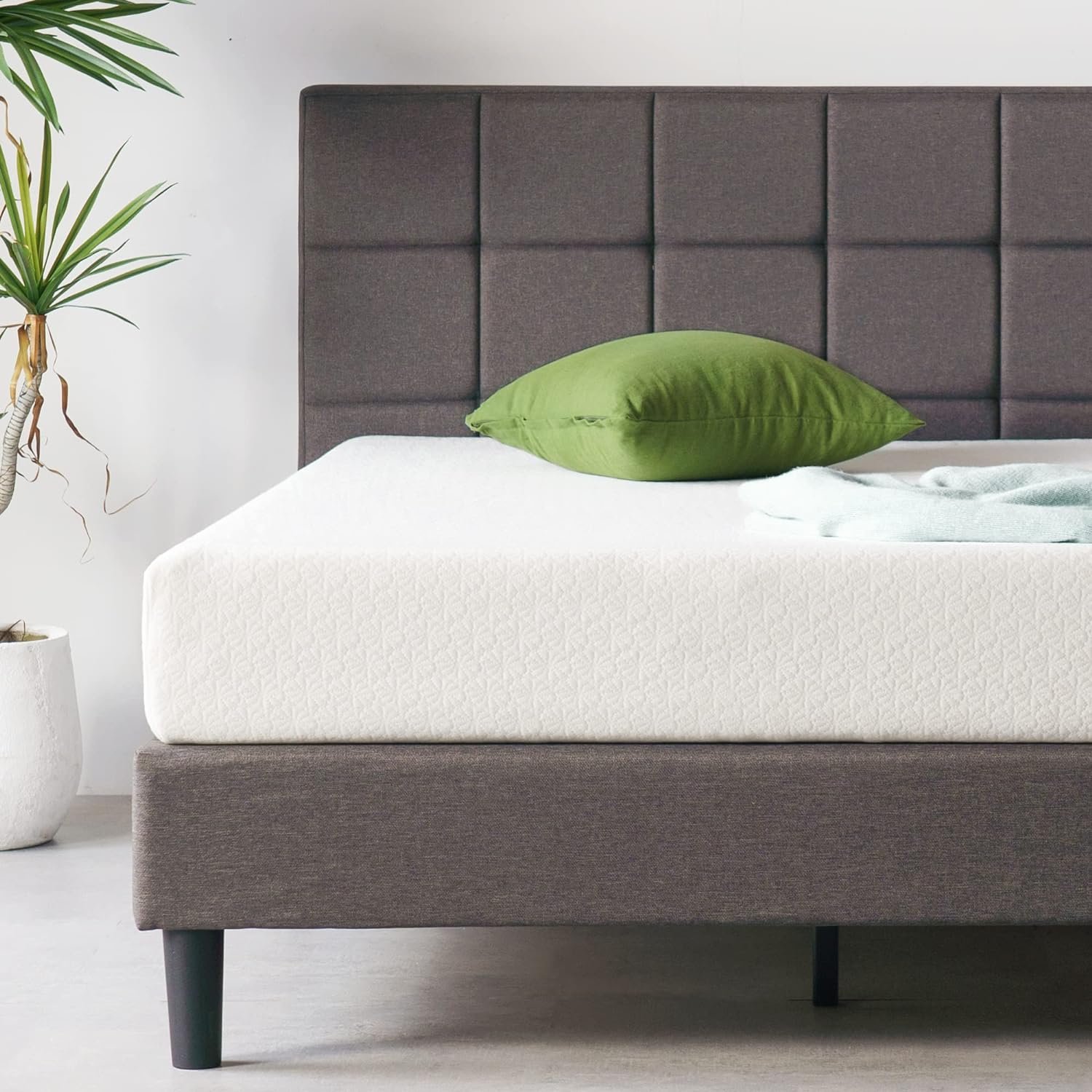 ZINUS 8 Inch Green Tea ActivFresh(R) Memory Foam Mattress, Queen, Mattress in A Box with Compact WONDERBOX Packaging, CertiPUR-US Certified
