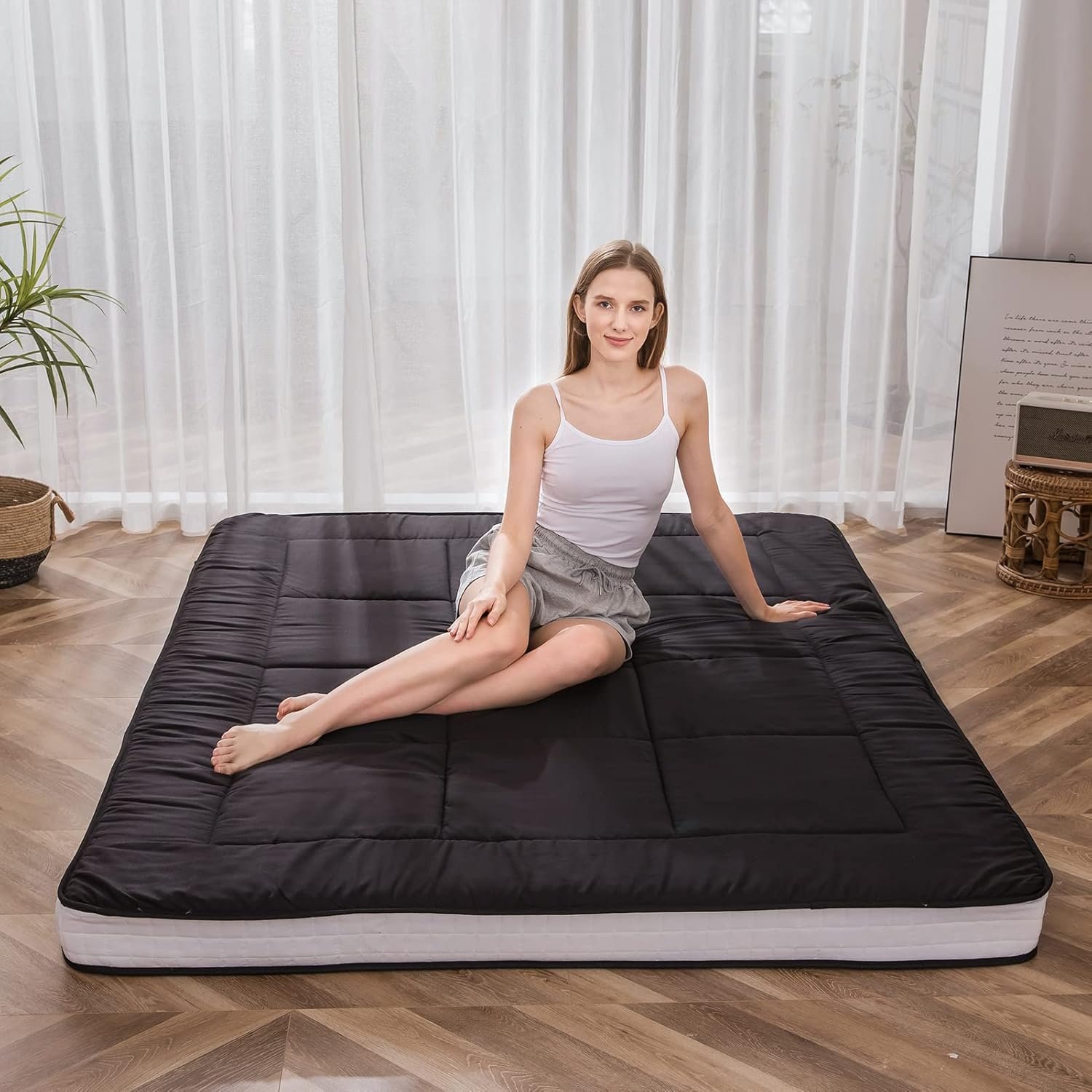 MAXYOYO King Bed Mattress Japanese Floor Futon Mattress, King Tatami Pad Camping Floor Bed Topper, Easy to Foldable and Portable, Floor Futon Couch, Black