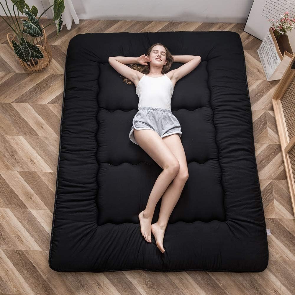 MAXYOYO Japanese Floor Mattress Futon Mattress, 4" Thicken Tatami Mat Sleeping Pad Foldable Roll Up Mat Boys Girls Dormitory Pad Kids Floor Lounger Cushion, Black, Queen